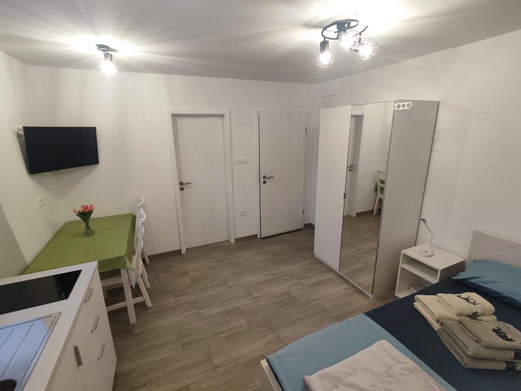 Silvo Apartments Копер Екстериор снимка